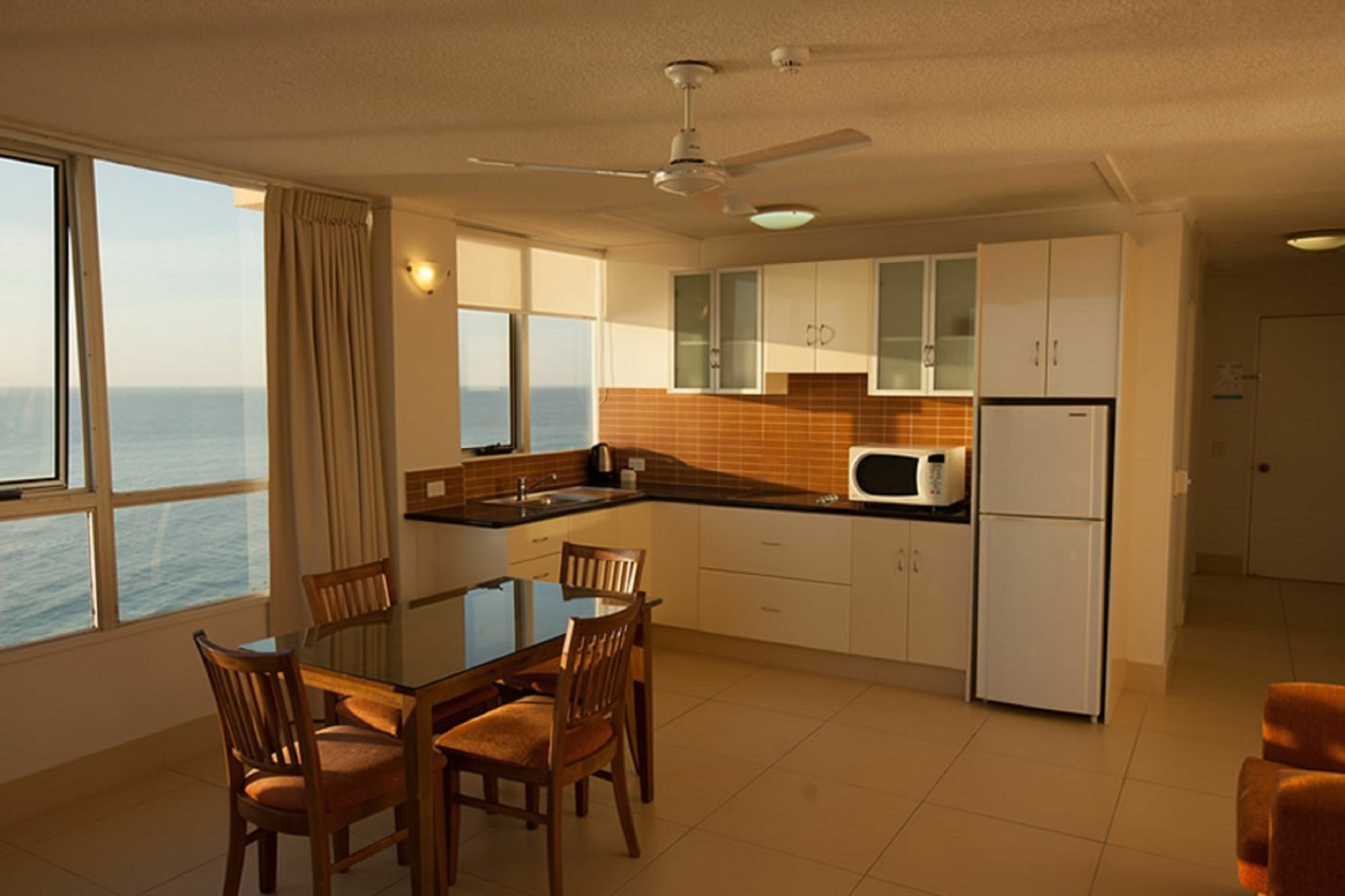 Chateau Beachside Resort Gold Coast Exterior foto